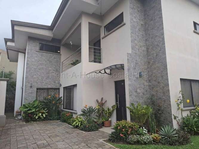 CASA CONTEMPORÁNEA EN VENTA SAN ISIDRO DE CORONADO / 5 HABITACIONES / 4 BAÑOS / 3 PARQUEOS