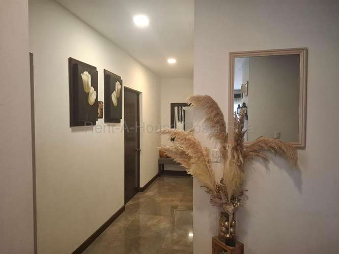 CASA CONTEMPORÁNEA EN VENTA SAN ISIDRO DE CORONADO / 5 HABITACIONES / 4 BAÑOS / 3 PARQUEOS - Imagen 7