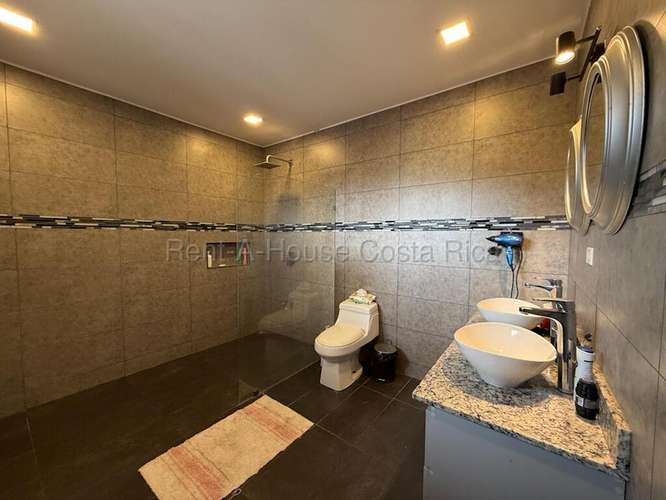 CASA CONTEMPORÁNEA EN VENTA SAN ISIDRO DE CORONADO / 5 HABITACIONES / 4 BAÑOS / 3 PARQUEOS - Imagen 14