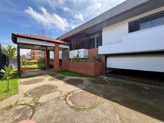 Alquiler de Casa para Oficinas o Comercio — Rohrmoser, cerca de Plaza Mayor | 545 m2 - Imagen 2