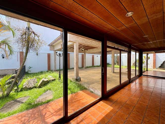 Alquiler de Casa para Oficinas o Comercio — Rohrmoser, cerca de Plaza Mayor | 545 m2 - Imagen 4