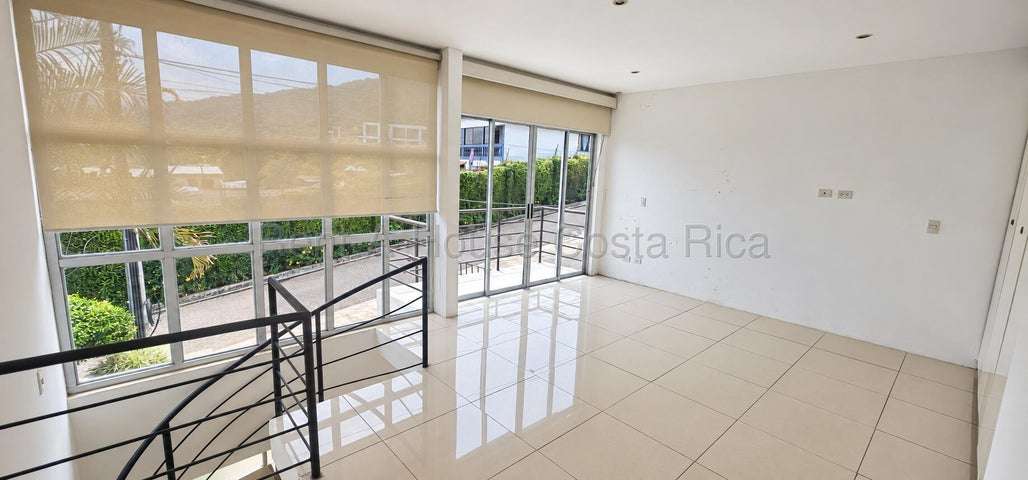 Venta de Apartamento en Piedades de Santa Ana.  - Imagen 4