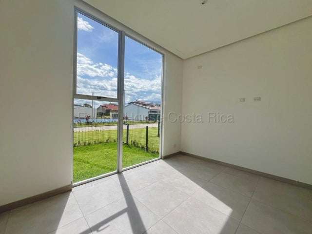Alquiler de Moderno Apartamento en Santa Ana. 