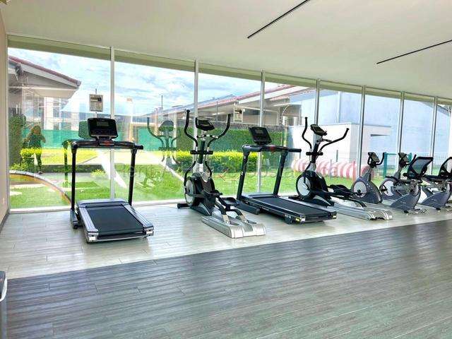 Alquiler de Moderno Apartamento en Santa Ana. 