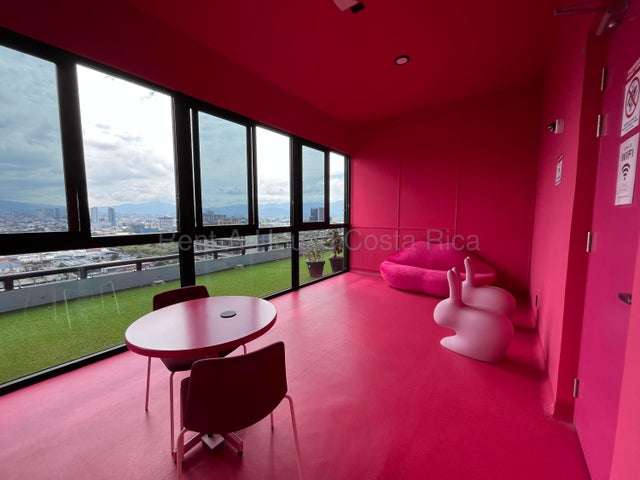 Alquiler de Apartamento AMUEBLADO en Torre Sky Garden, Rohrmoser. 