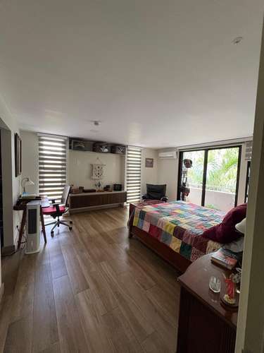 Exclusivo Apartamento de 170 m² con 4 Parqueos en Santa Ana - Imagen 9