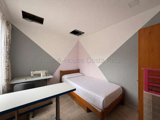 Exclusiva casa contemporánea de 5 habitaciones en San Isidro de Coronado con cochera para 3 vehículos - Imagen 9