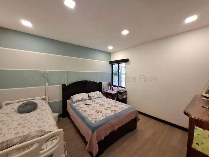 Exclusiva casa contemporánea de 5 habitaciones en San Isidro de Coronado con cochera para 3 vehículos - Imagen 10