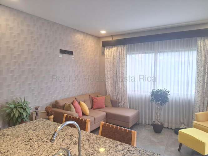 Exclusiva casa contemporánea de 5 habitaciones en San Isidro de Coronado con cochera para 3 vehículos - Imagen 3
