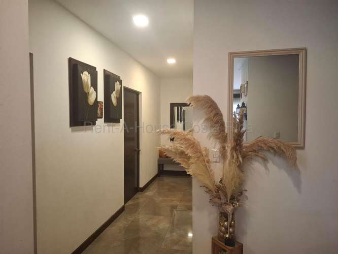 Exclusiva casa contemporánea de 5 habitaciones en San Isidro de Coronado con cochera para 3 vehículos - Imagen 8