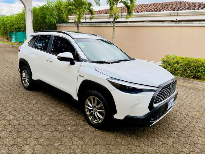 TOYOTA COROLLA CROSS HYBRID 2022 | 50 MIL KM | CUERO | SUNROOF | RÉCORD AGENCIA
