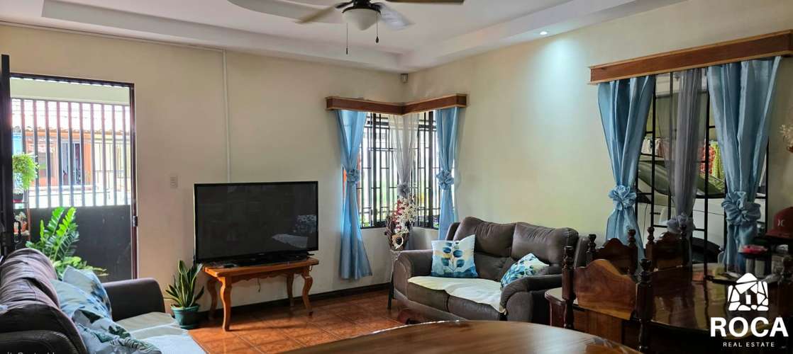 Linda casa en venta en Residencial villas del sur PZ