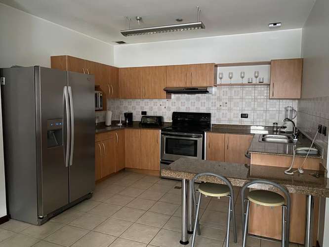 VENTA – APARTAMENTO AMUEBLADO EN TREJOS MONTEALEGRE, ESCAZÚ - Imagen 3