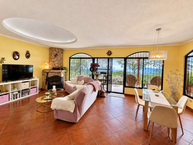Casa con vistas panorámicas en Santa Bárbara, Heredia - Imagen 4