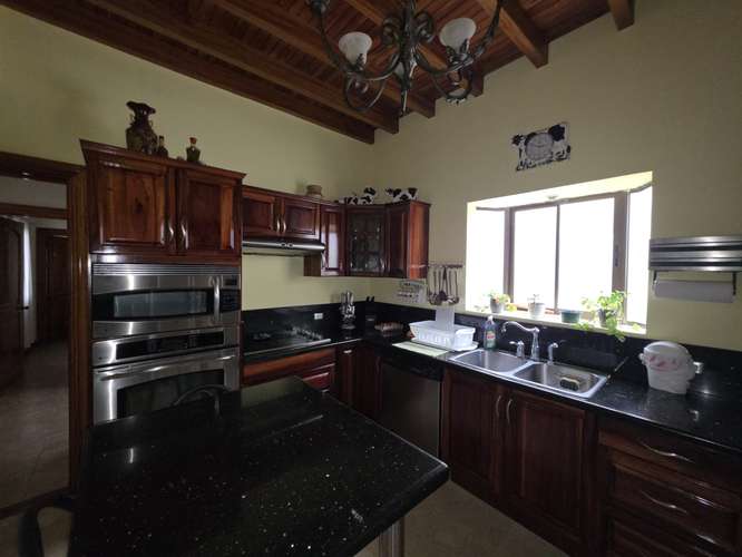 VENTA DE ESPECTACULAR CASA EN ALTAMONTE - Imagen 2