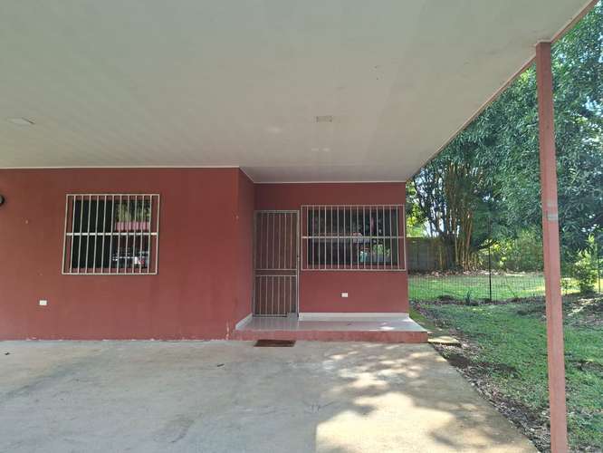 Linda casa de 2 cuartos en la garita de Alajuela. Luz y agua incluida