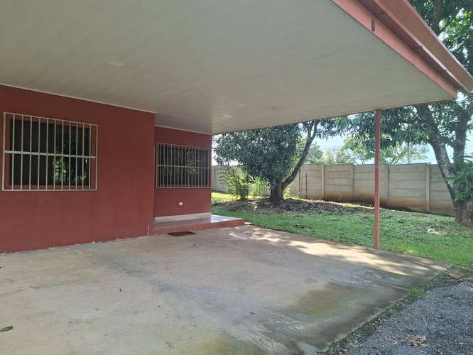Linda casa de 2 cuartos en la garita de Alajuela. Luz y agua incluida