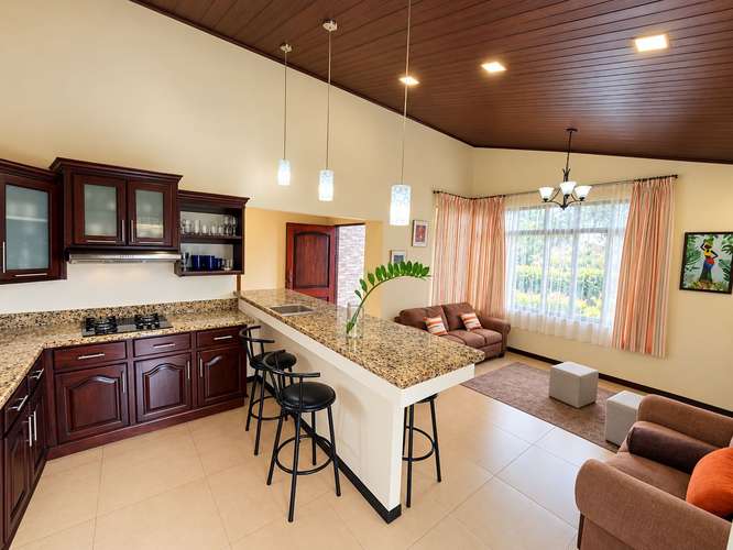 Casa moderna en Naranjo – totalmente amueblada y lista para habitar - Imagen 8
