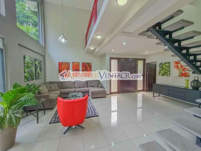 Lujoso condo amueblado con jardín en Brasil de Mora Santa Ana - Imagen 8