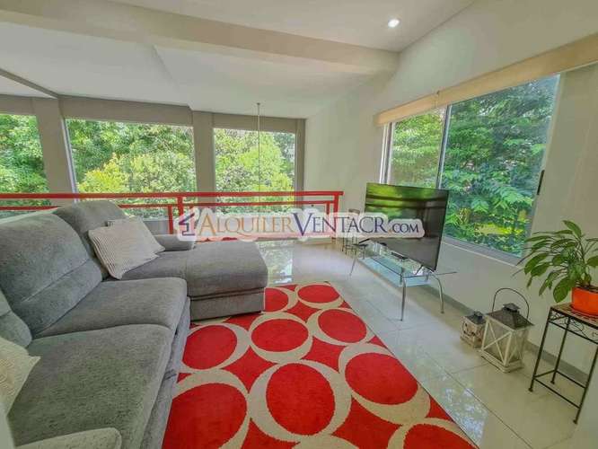 Lujoso condo amueblado con jardín en Brasil de Mora Santa Ana - Imagen 11
