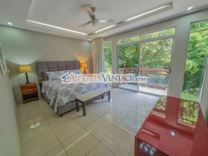 Lujoso condo amueblado con jardín en Brasil de Mora Santa Ana - Imagen 13