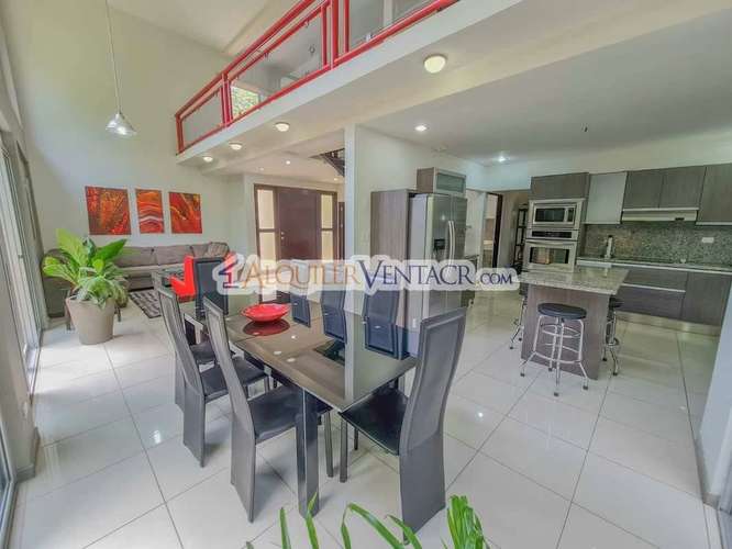 Lujoso condo amueblado con jardín en Brasil de Mora Santa Ana - Imagen 6