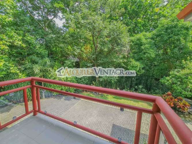 Lujoso condo amueblado con jardín en Brasil de Mora Santa Ana - Imagen 19