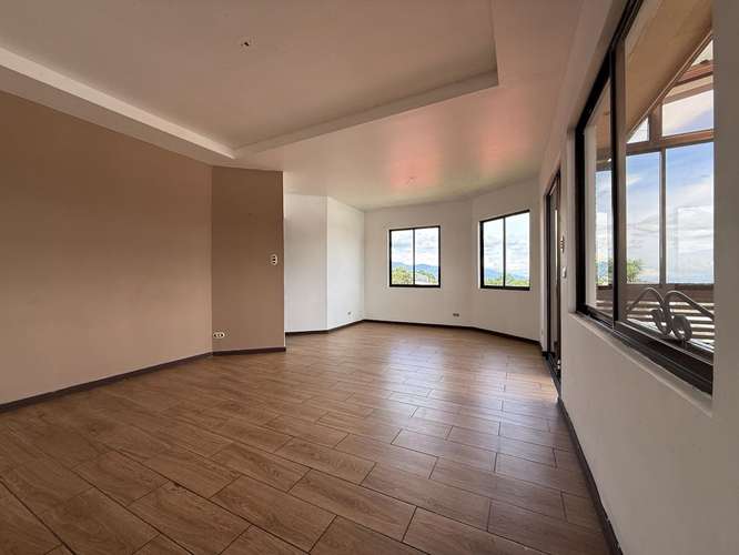 Venta de casa - Remate Bancario! en Residencial en San Vicente de Moravia - Imagen 3