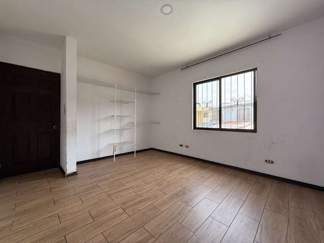 Venta de casa - Remate Bancario! en Residencial en San Vicente de Moravia - Imagen 15