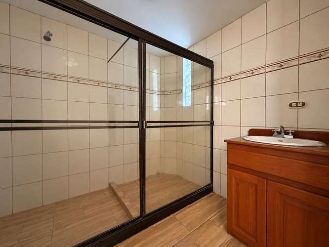 Venta de casa - Remate Bancario! en Residencial en San Vicente de Moravia - Imagen 9