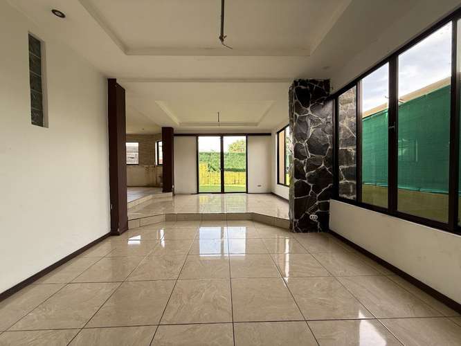Venta de casa - Remate Bancario! en Residencial en San Vicente de Moravia - Imagen 5