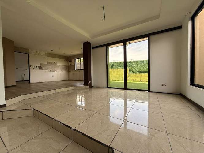 Venta de casa - Remate Bancario! en Residencial en San Vicente de Moravia - Imagen 6