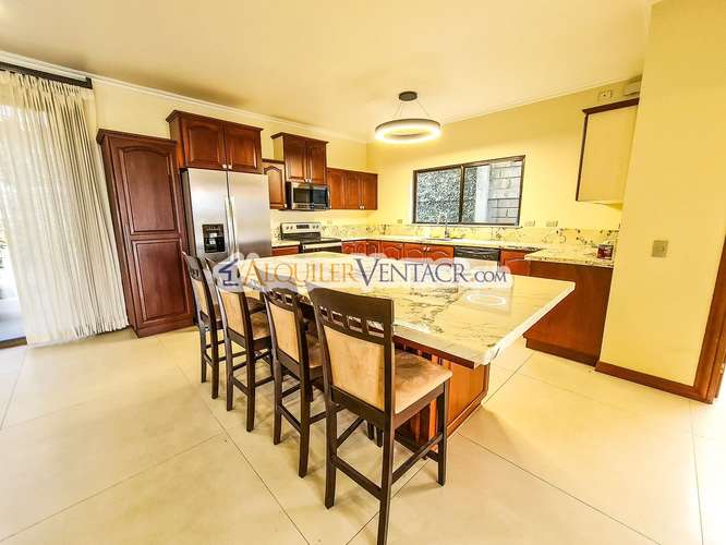 Condo de 350 m2 con full vistas / terraza y línea blanca en Guachipelín Escazú - Imagen 6