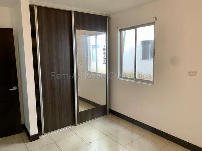 Moderno apartamento de 2 dormitorios en San Sebastián con piscina y seguridad 24 horas - Imagen 11
