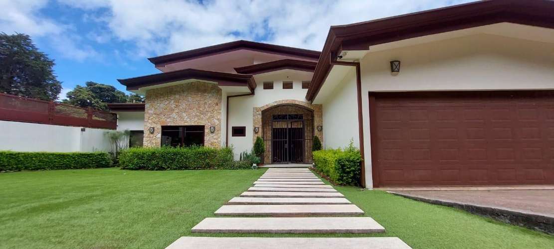 Casa en Venta enresidencial privado en  Angeles de San Rafael, Heredia - Imagen 1