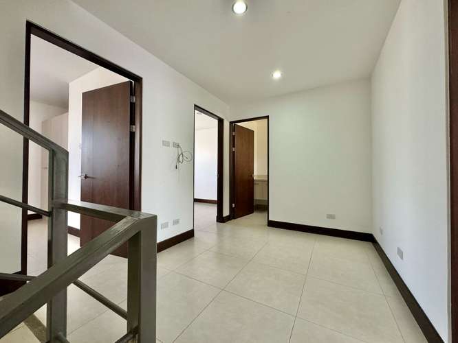Condominio espacioso con patio y multiples amenidades - Imagen 6