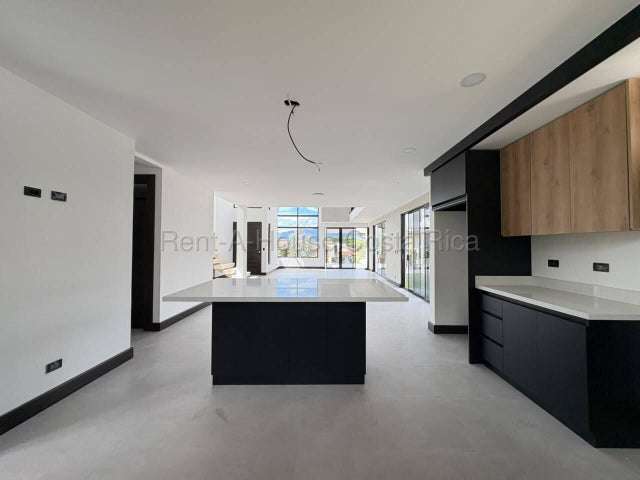 Venta de Moderna Casa para ESTRENAR en Ulloa-Heredia RZ - Imagen 3