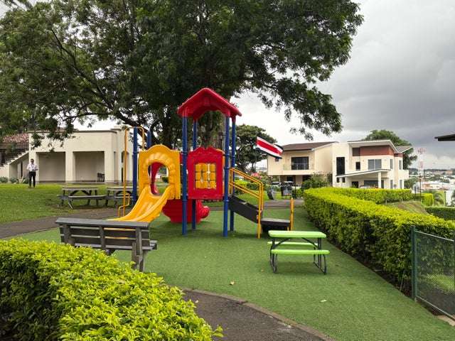Venta de Moderna Casa para ESTRENAR en Ulloa-Heredia RZ - Imagen 16