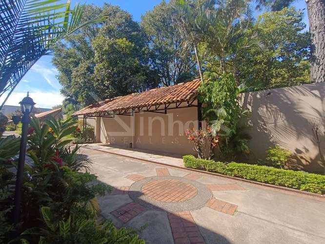 Venta de casa con 3 parqueos en condominio en la Riviera de Belen  - Imagen 18