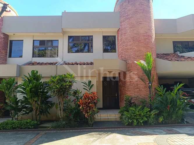 Venta de casa con 3 parqueos en condominio en la Riviera de Belen  - Imagen 19