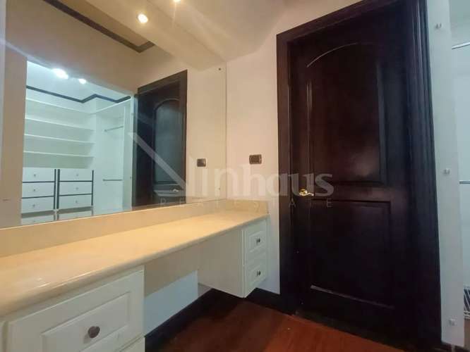 Venta de casa con 3 parqueos en condominio en la Riviera de Belen  - Imagen 9