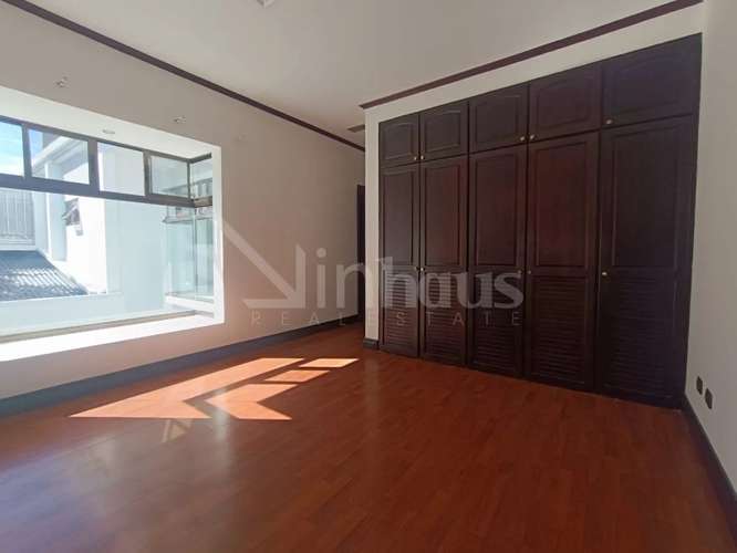 Venta de casa con 3 parqueos en condominio en la Riviera de Belen  - Imagen 7