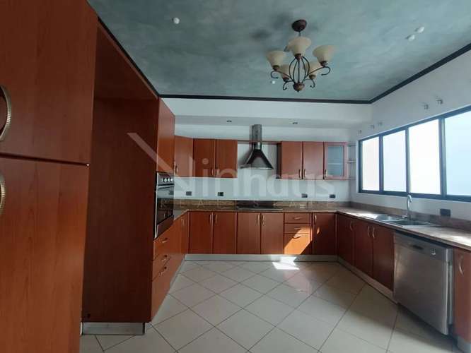 Venta de casa con 3 parqueos en condominio en la Riviera de Belen  - Imagen 15