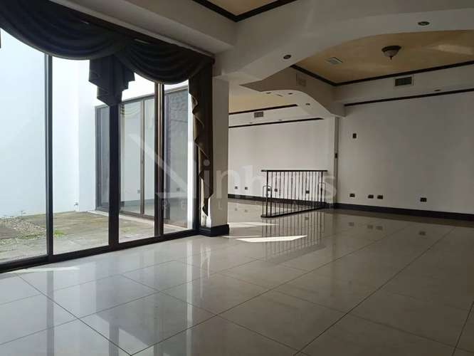 Venta de casa con 3 parqueos en condominio en la Riviera de Belen  - Imagen 17