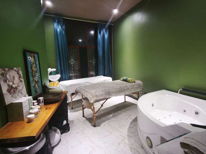 Spa equipado con piscina, sauna y baño turco  - Imagen 3