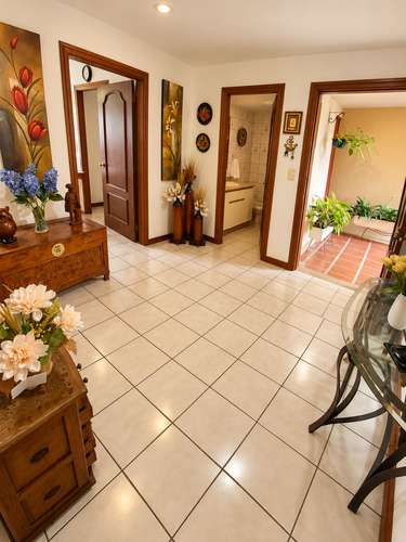 Apartamento en Venta Bello Horizonte Escazú | 3 Hab + Servicio | 188 m² - Imagen 3