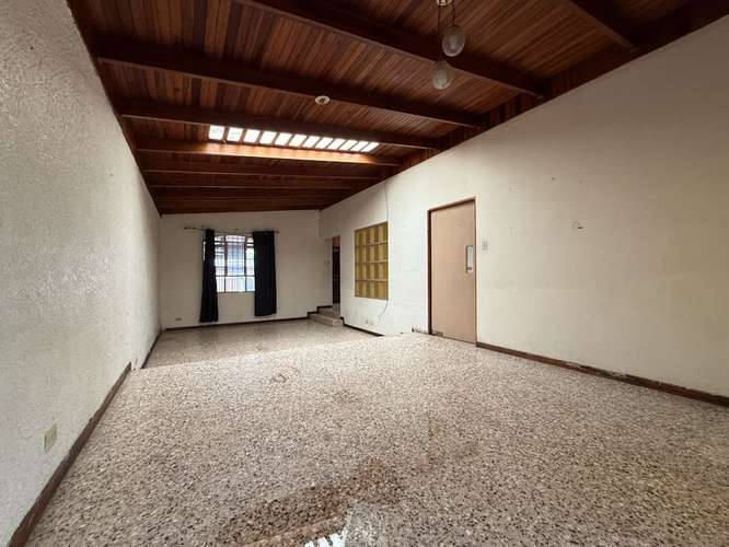 Venta de casa con Potencial de Remodelación Remate Bancario! - Imagen 12