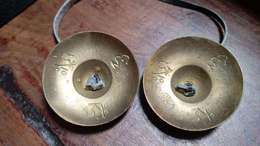 Set de Campana Ghanta con Dorje (Vajra) y una pareja de Címbalos Tingsha usado como nuevo cod7390 asch - Imagen 6