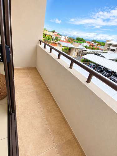 APARTAMENTO AMUEBLADO EN ALQUILER SANTA ANA CENTRO | ÚLTIMO PISO | 2 PARQUEOS + BODEGA - Imagen 7