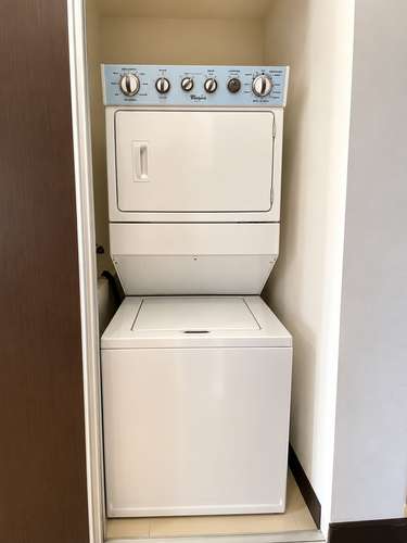APARTAMENTO AMUEBLADO EN ALQUILER SANTA ANA CENTRO | ÚLTIMO PISO | 2 PARQUEOS + BODEGA - Imagen 9